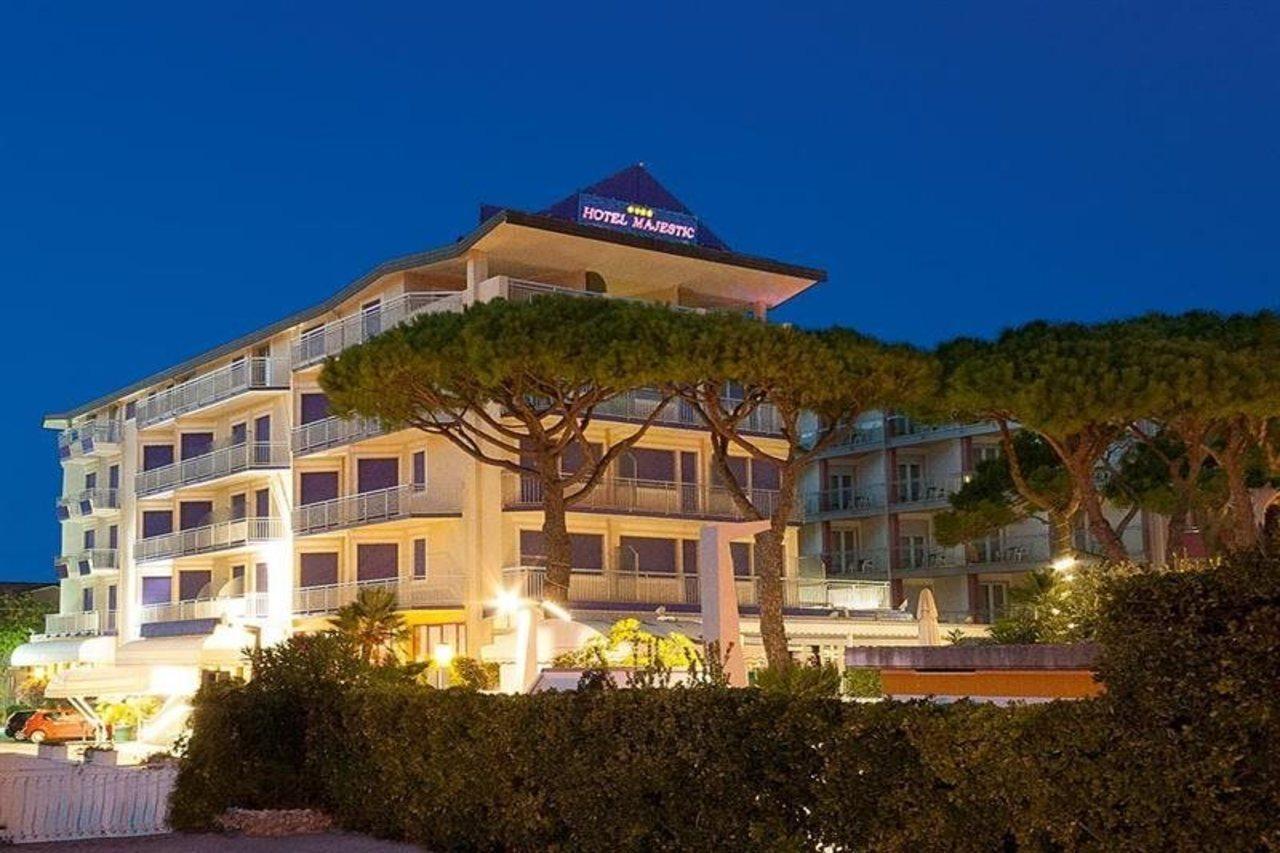 Hotel Majestic Lido di Jesolo Buitenkant foto