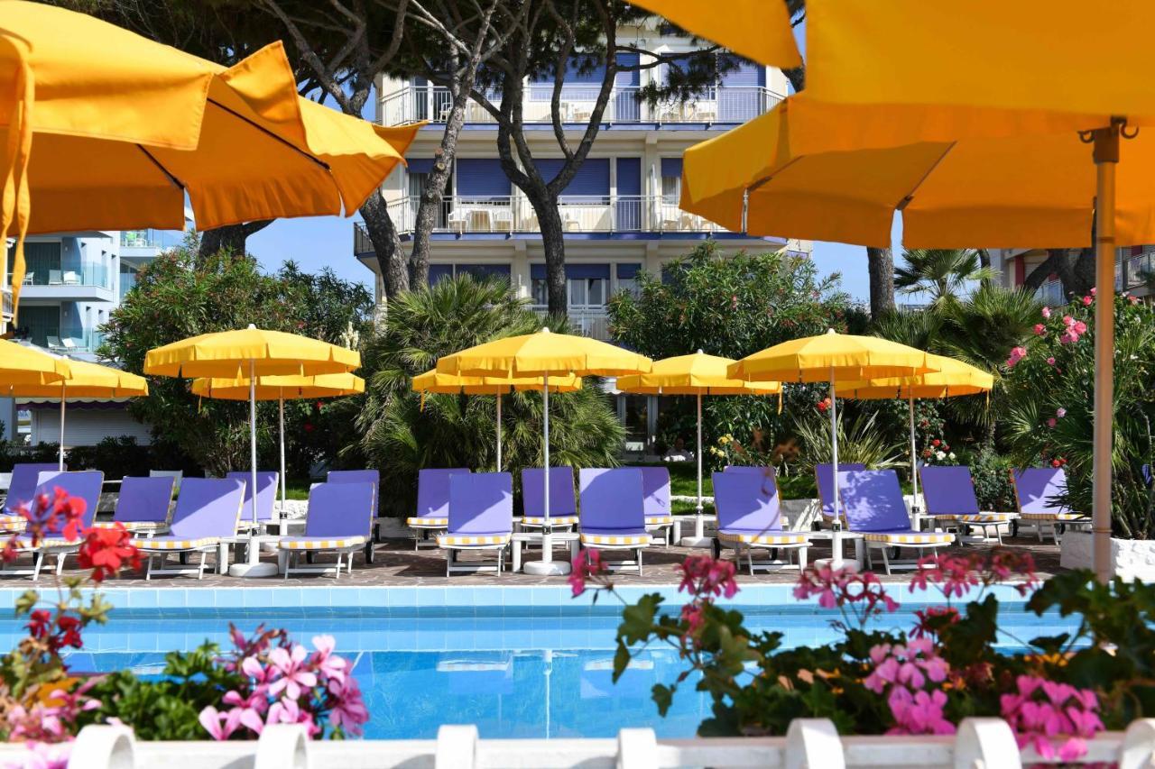 Hotel Majestic Lido di Jesolo Buitenkant foto