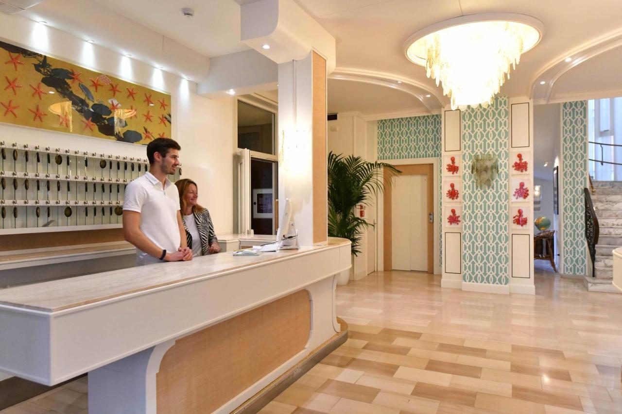 Hotel Majestic Lido di Jesolo Buitenkant foto