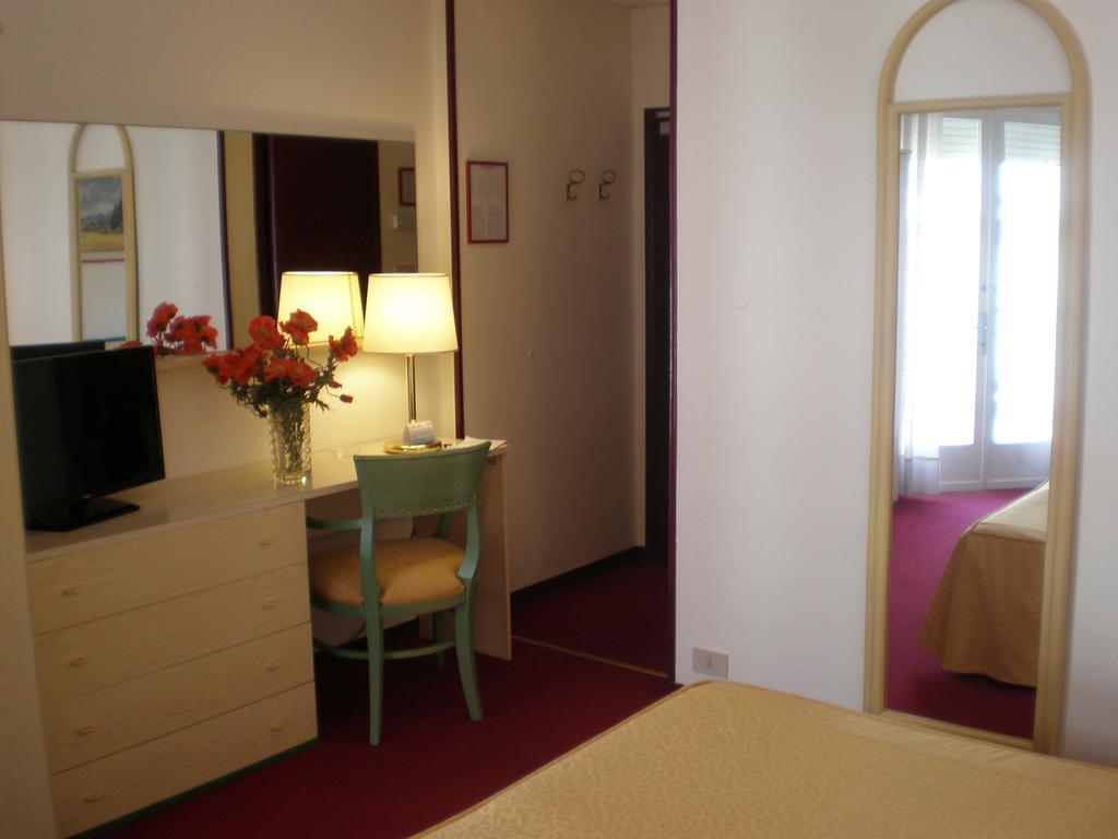 Hotel Majestic Lido di Jesolo Kamer foto