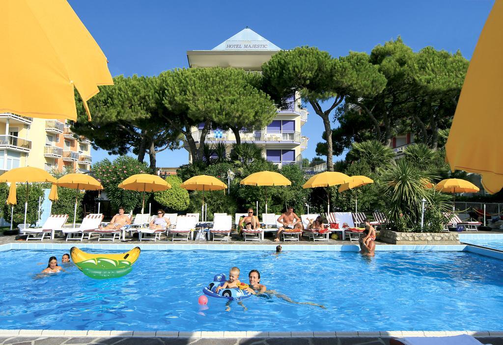 Hotel Majestic Lido di Jesolo Buitenkant foto